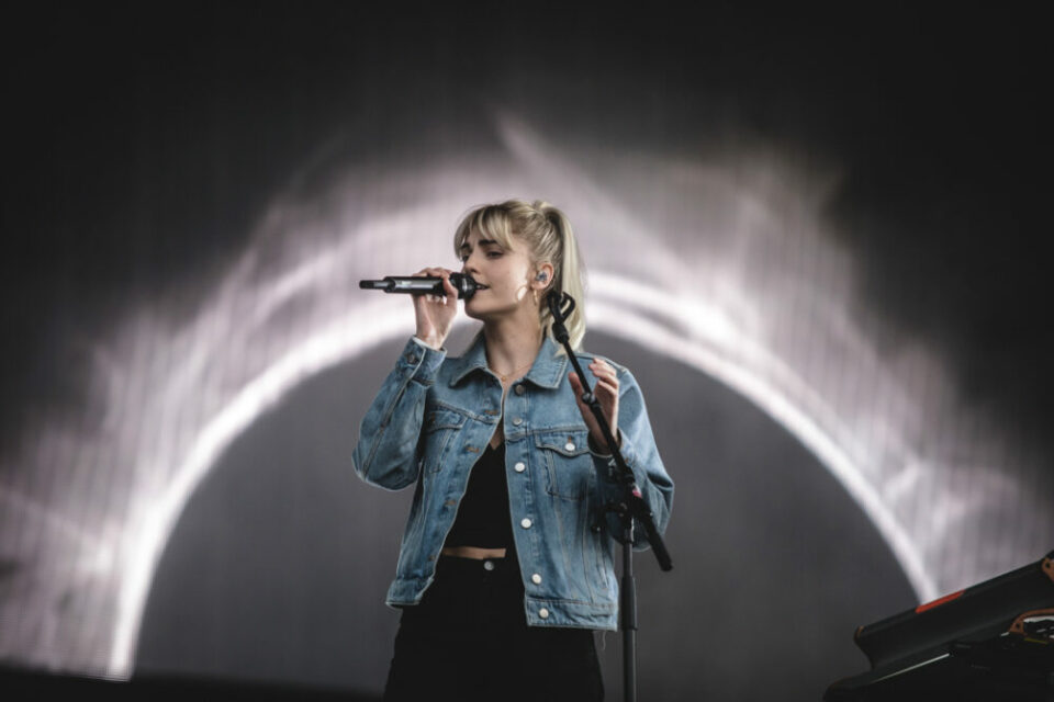 Hannah перевод. Ханна Рид London Grammar. Группа London Grammar. London Grammar 2022. California Soul London Grammar.