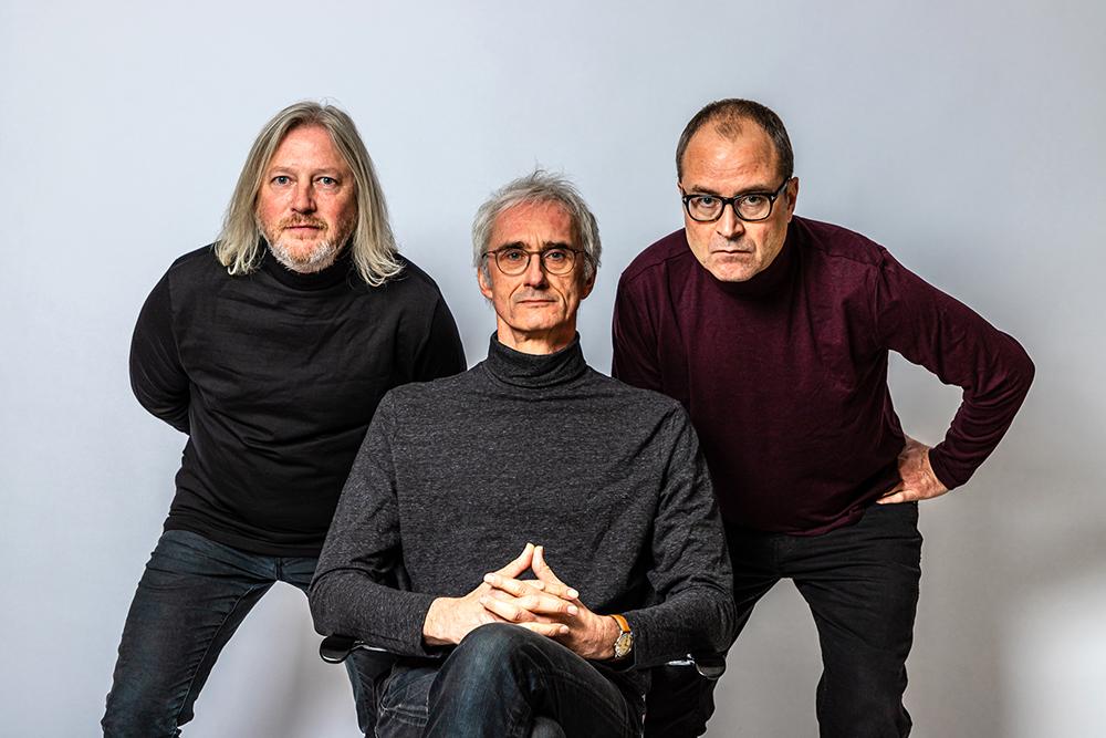 Yeni single The Hengles – “Flashes Of Green”