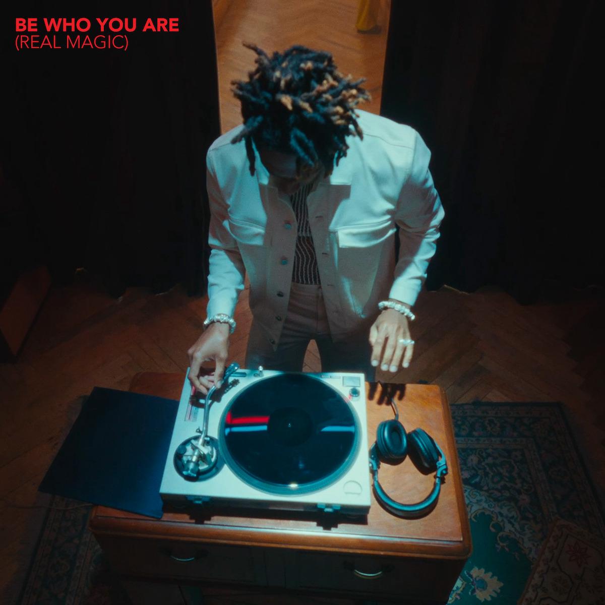 Single Nieuwe Jon Batiste – “Be Who You Are (Real Magic)” (feat. JID, NewJeans & Camilo)