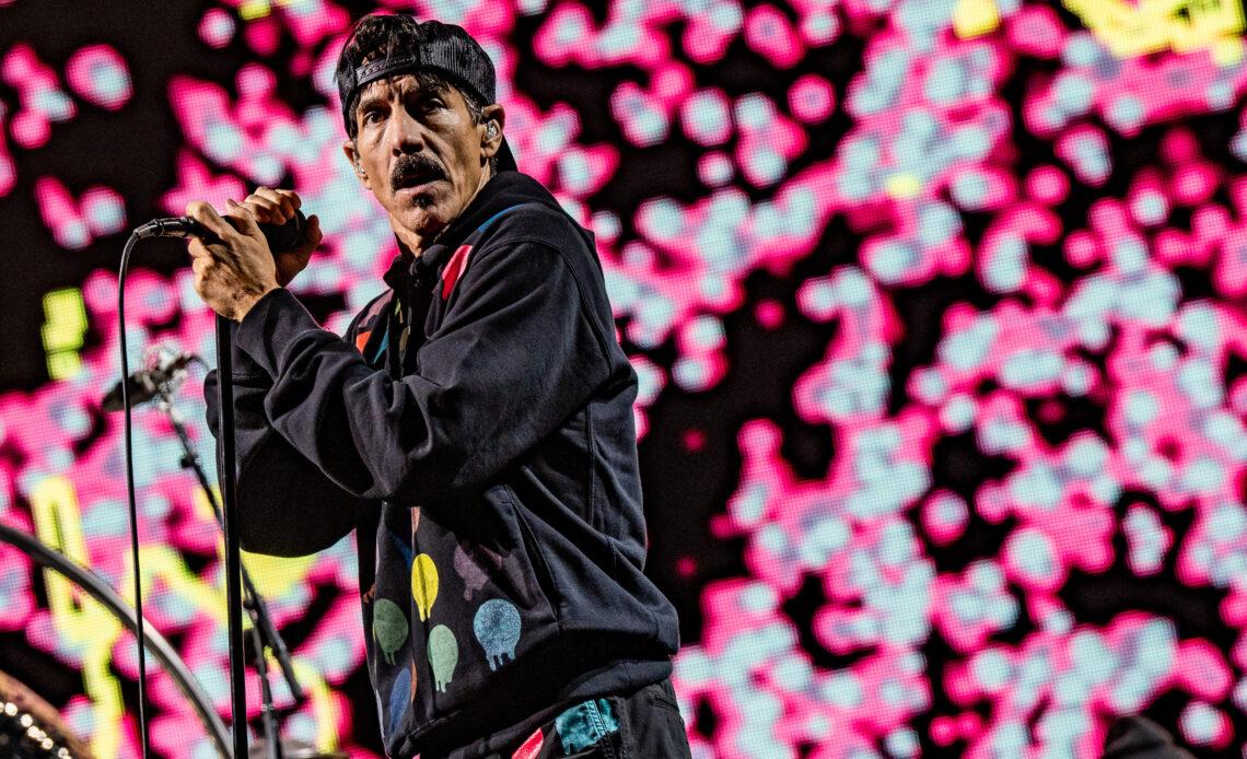 Red Hot Chili Peppers, The War On Drugs, Machine Gun Kelly en 21