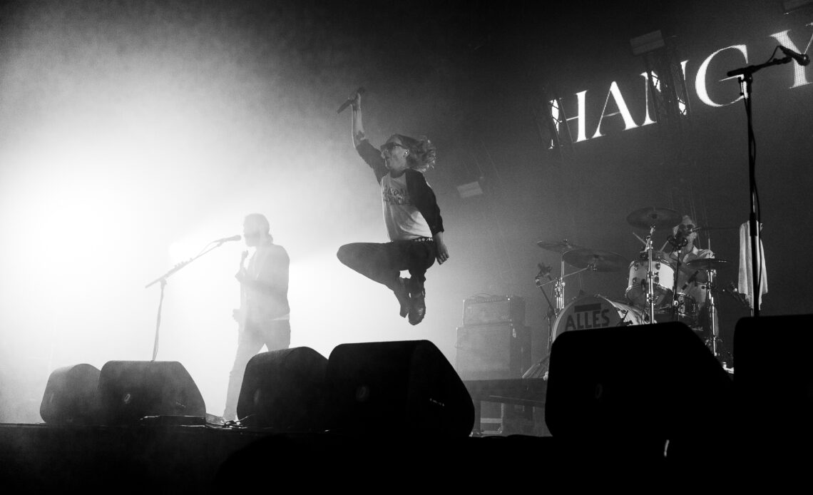 Nieuwe single Hang Youth - "STEEK DE MONA LISA IN DE FIK"