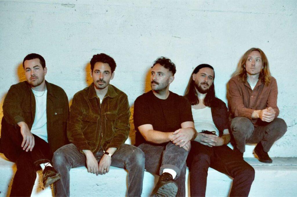 Nieuwe single Local Natives - "Just Before The Morning"